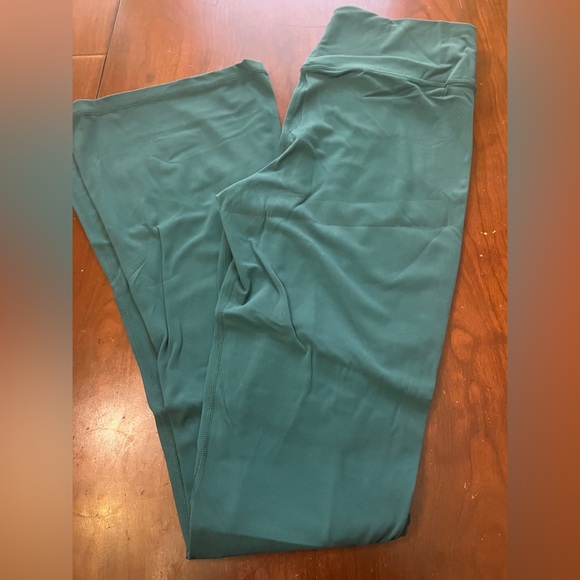 NWOT Sunzel Butterflycra High Waist Mini Flared Yoga Pants for Yoga Workout Gym - Picture 11 of 14